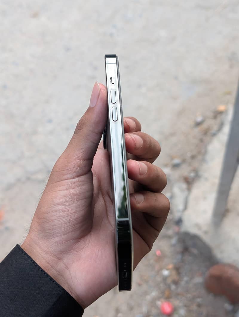 iPhone 14 Pro 2