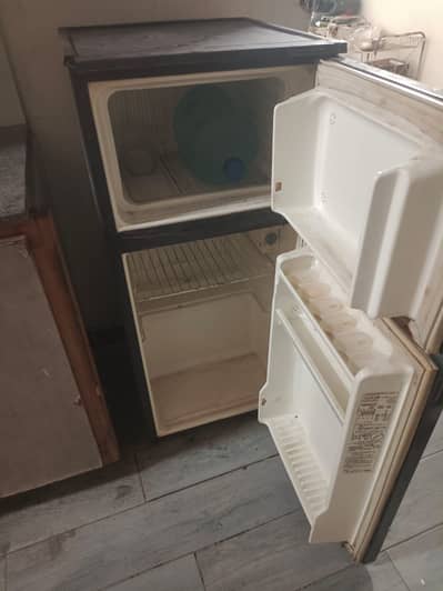 Used Freezer Medium in Size