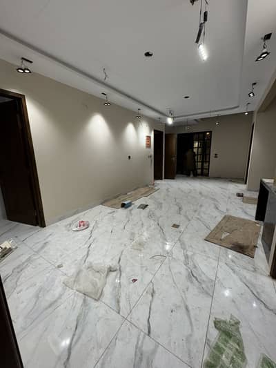 Beautiful Brand New 4 Bed Drawing Lounge Corner