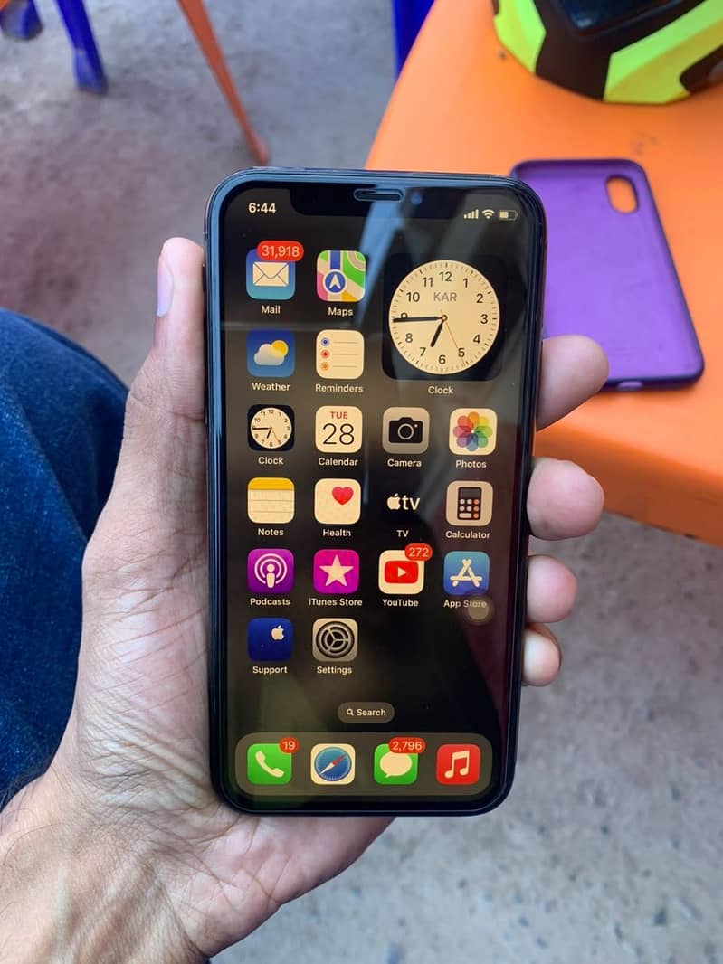 Apple iPhone X 0