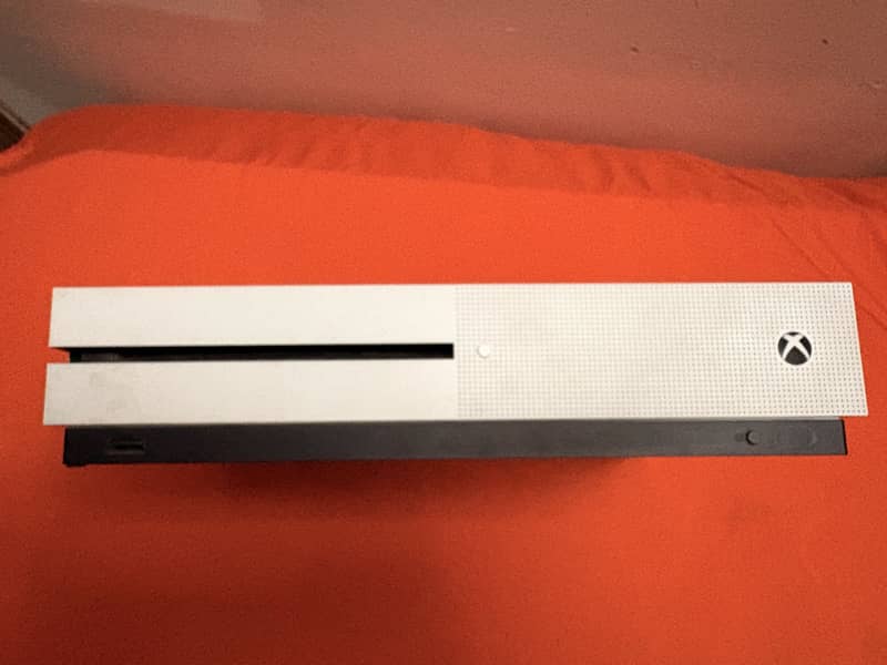 XBOX ONE S 5