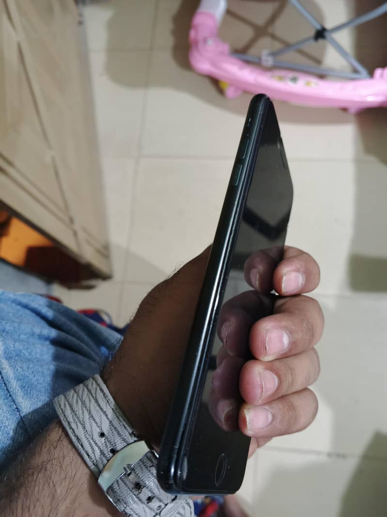 Apple iPhone 7 Plus 2