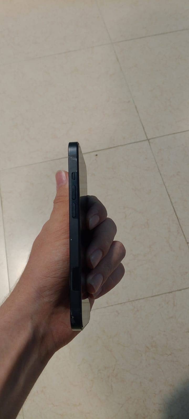 Apple iPhone 13 5