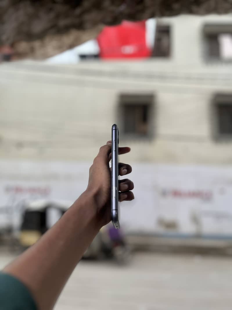 Apple iPhone 11 5