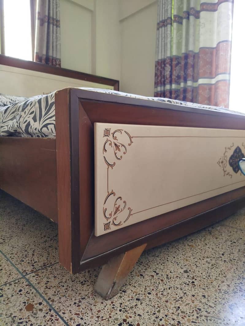 Bed And Side Table Set 2