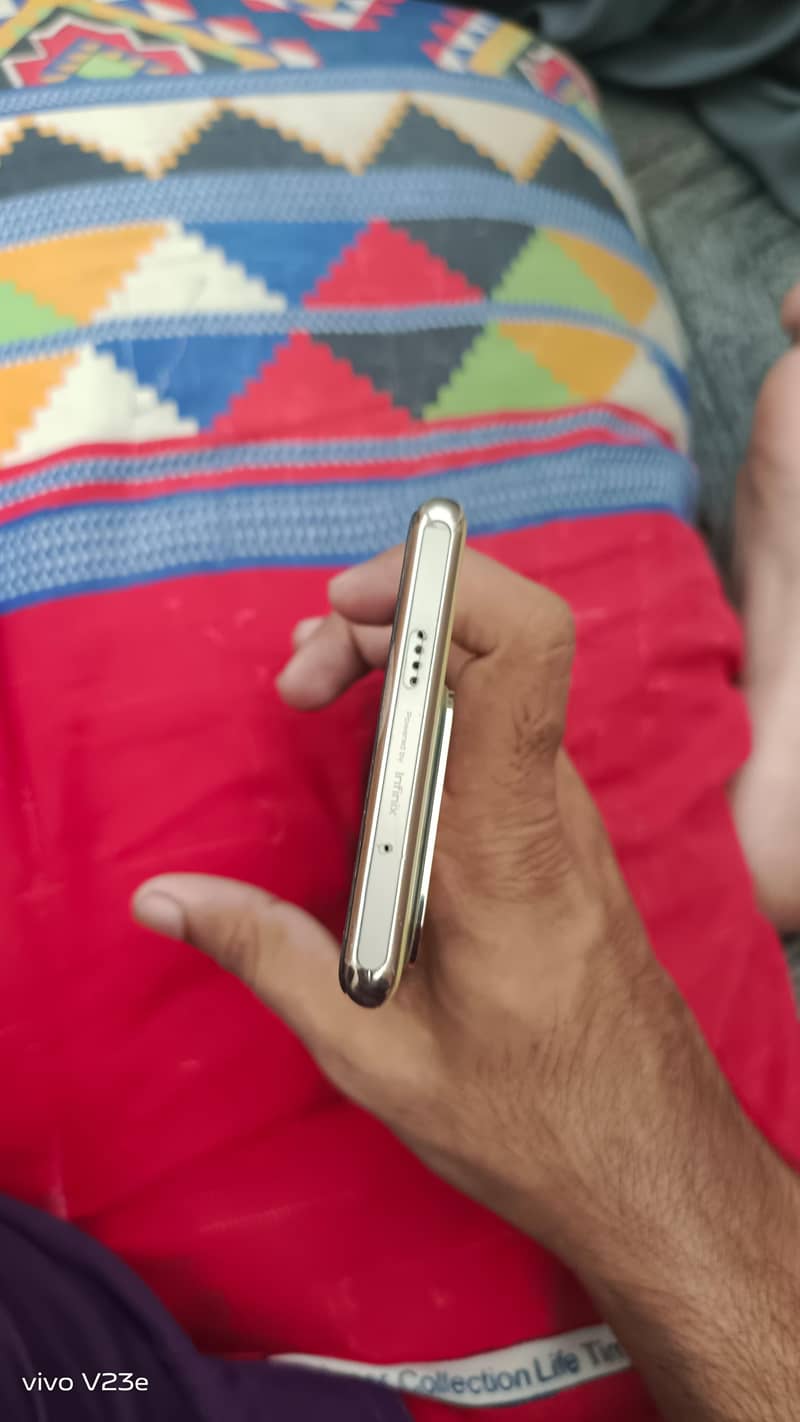 Infinix 4