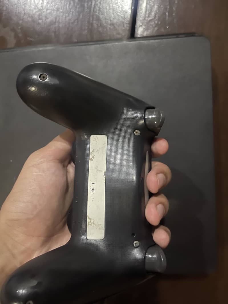Ps4 slim 1