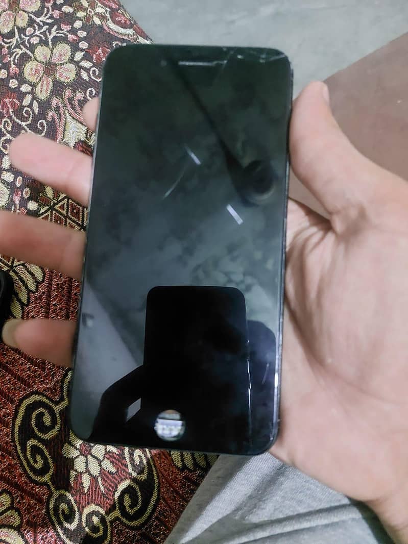 Apple iPhone 7 Plus 3