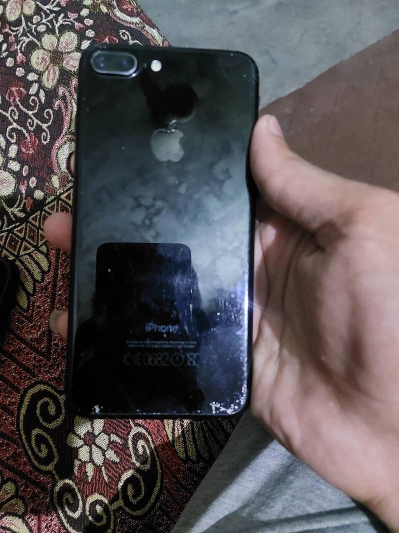 Apple iPhone 7 Plus 6
