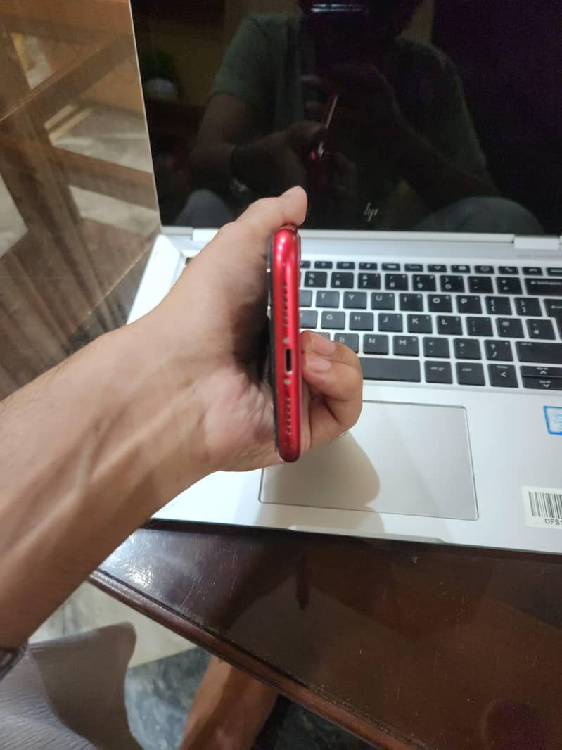 Apple iPhone 11 3