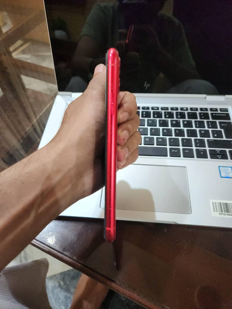 Apple iPhone 11 4