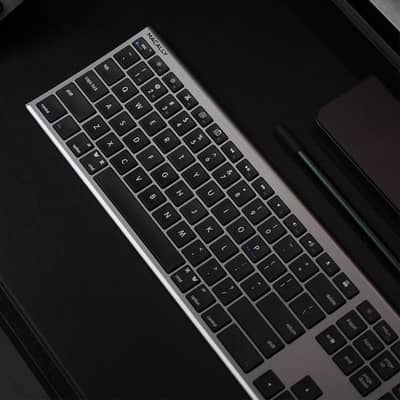 Ulta slim wireless keyboard 2 month battery timing