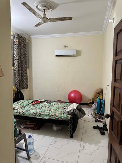 Separate Gate Upper Portion walking from road Sabzazar multan(03277342171)