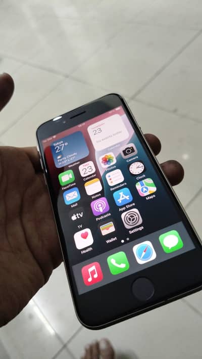 Apple iPhone SE