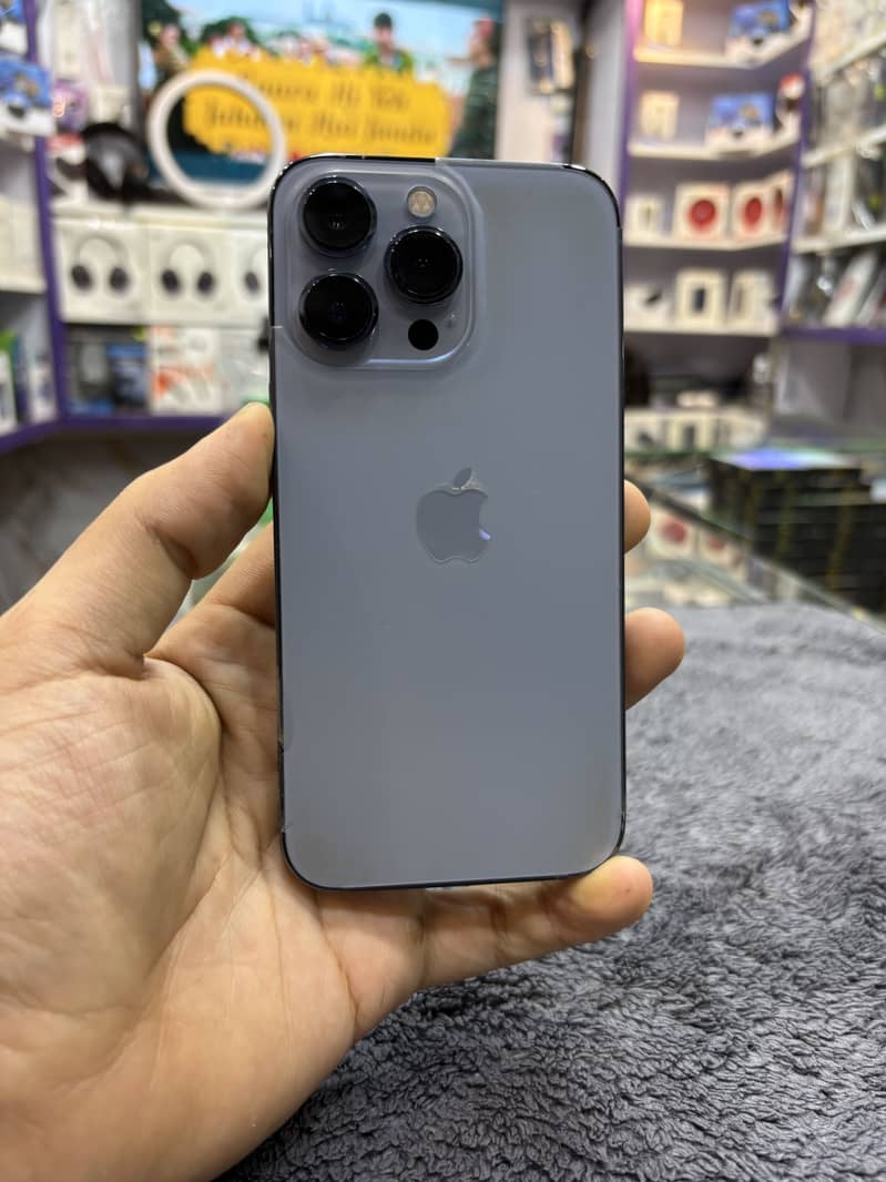 Apple iPhone 13 Pro 0