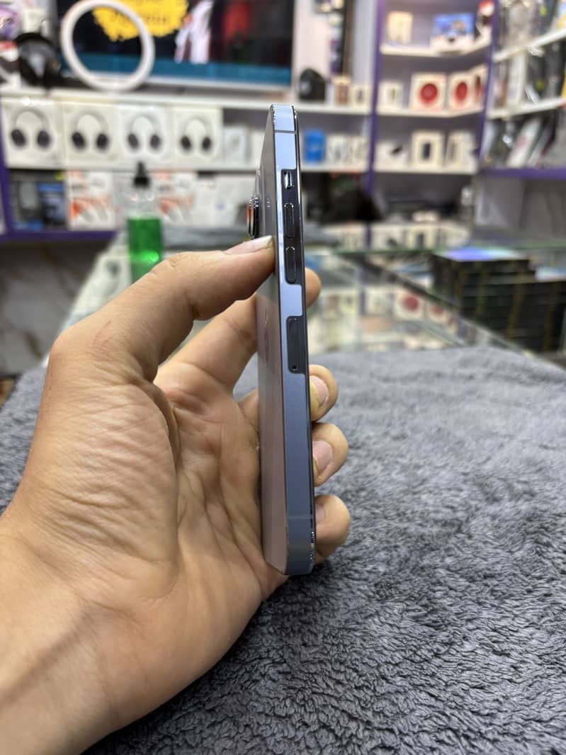 Apple iPhone 13 Pro 1