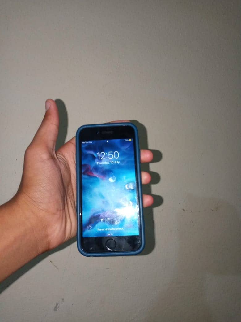 Apple iPhone 7 3