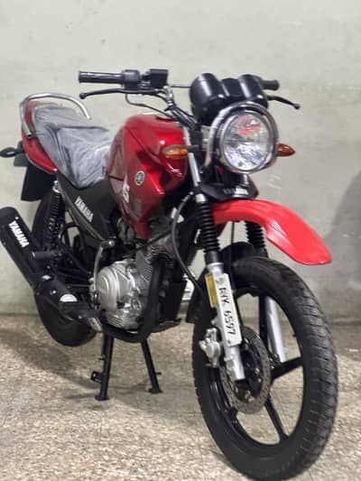 Yamaha ybr125g 2025 model ( low millage )