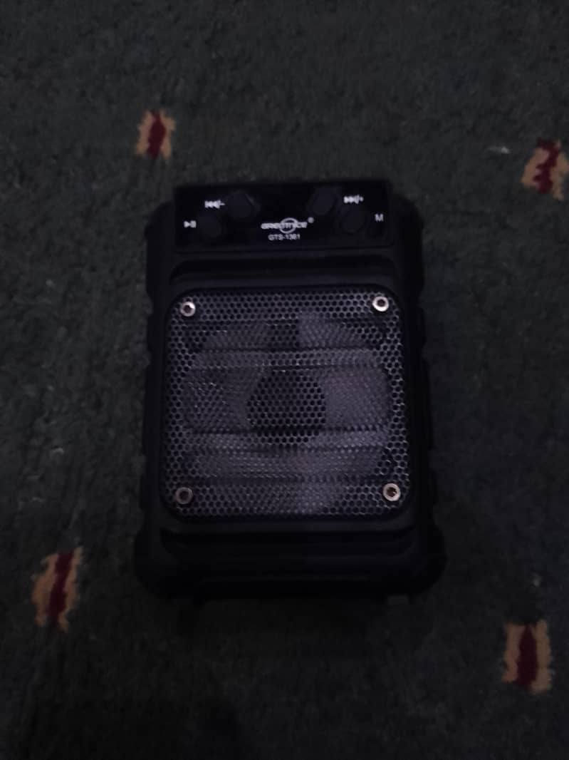 BLUETOOTH SPEAKER 0