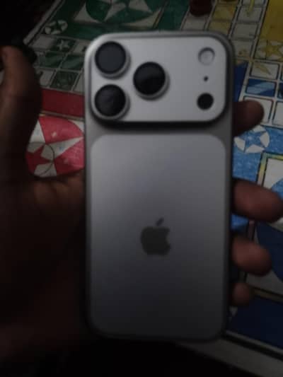 Apple iPhone 16 Pro