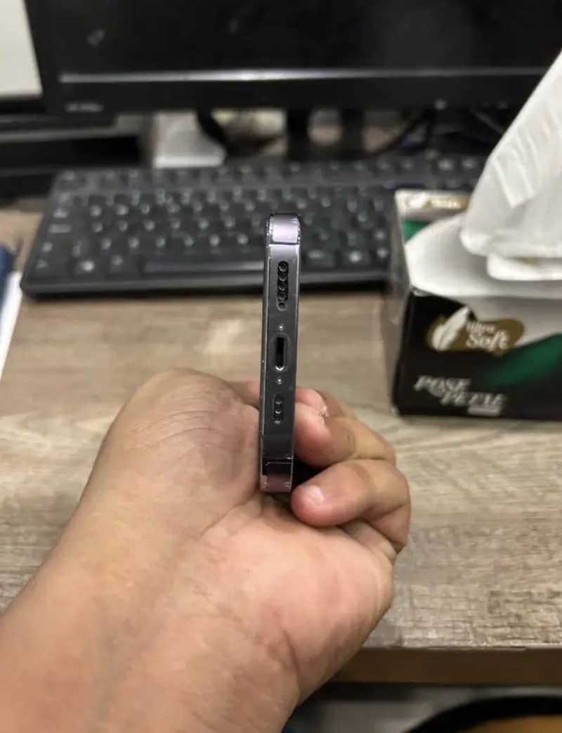 iPhone 14 pro 2