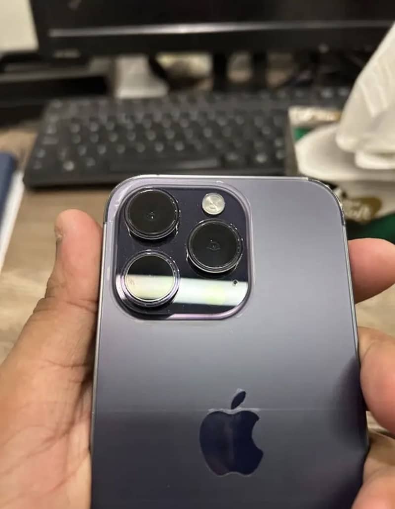 iPhone 14 pro 4