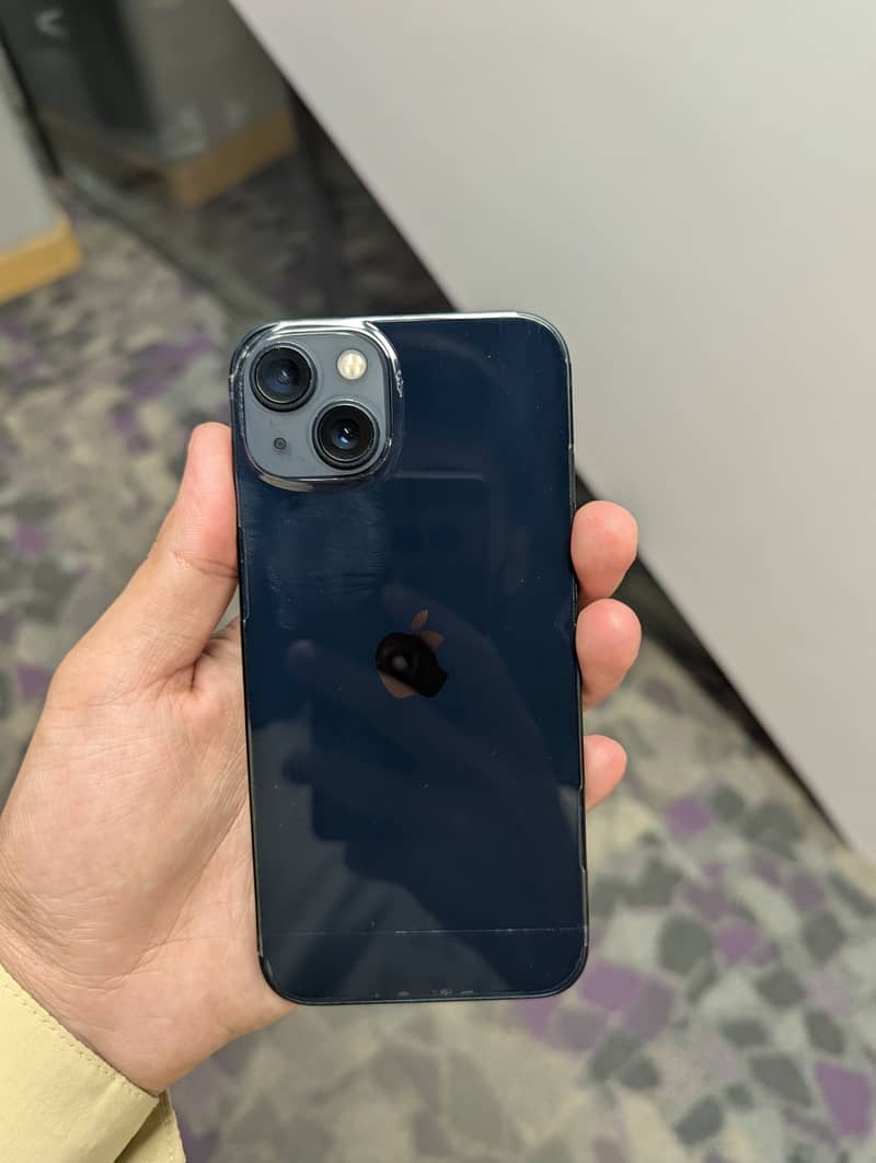 Apple iPhone 13 0