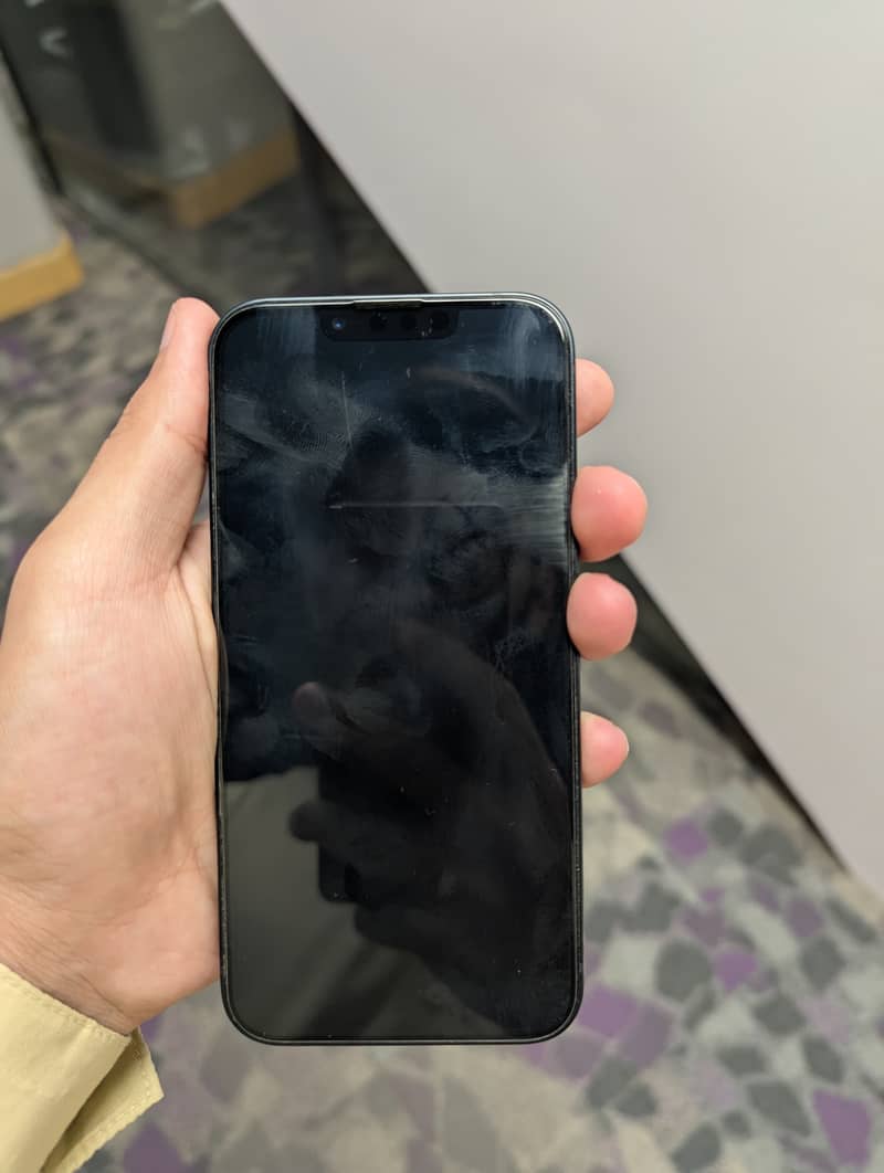 Apple iPhone 13 2