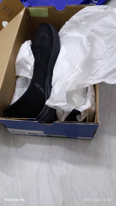 Sketchers shoes slip-ins