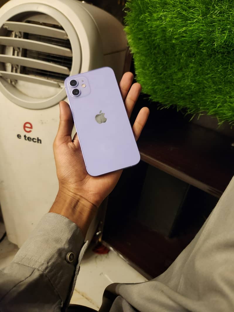 Apple iPhone 12 6