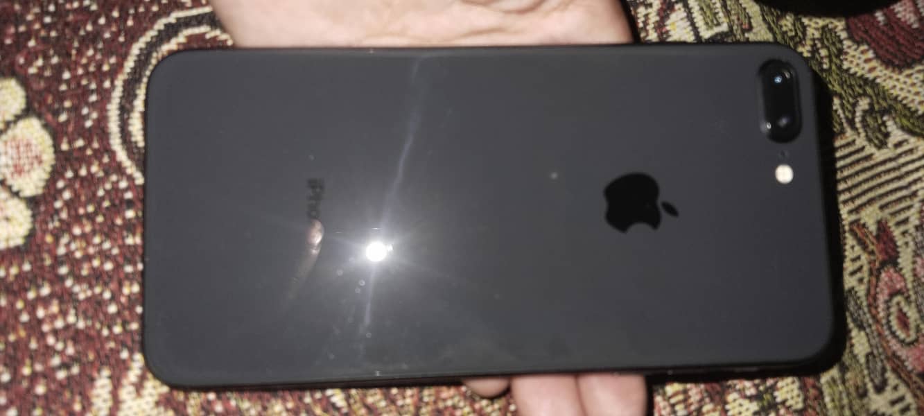 Apple iPhone 8 Plus 0