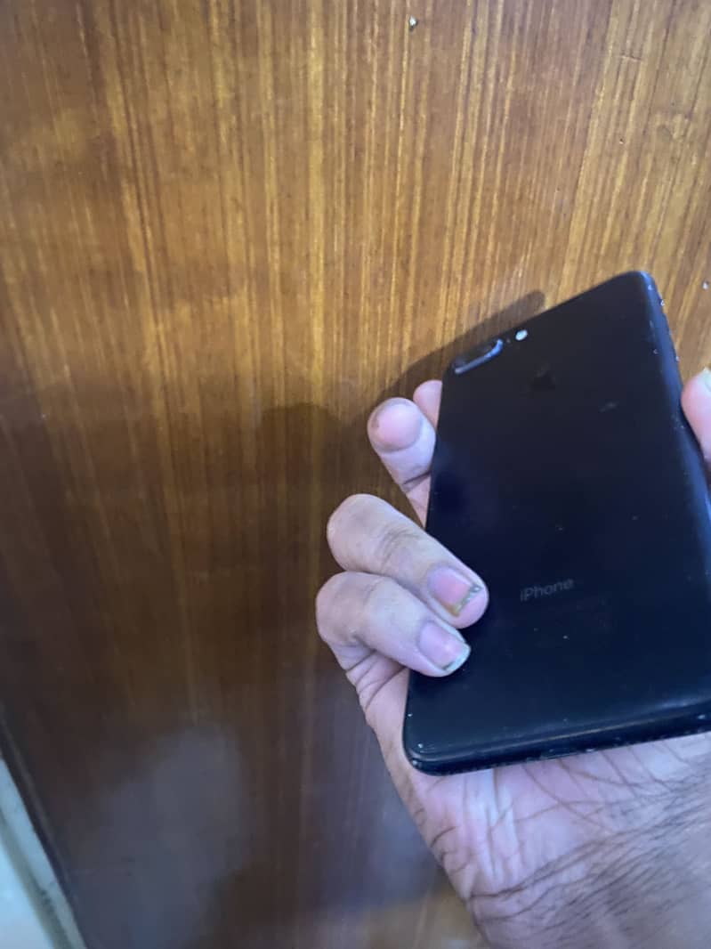 Apple iPhone 7 Plus 1