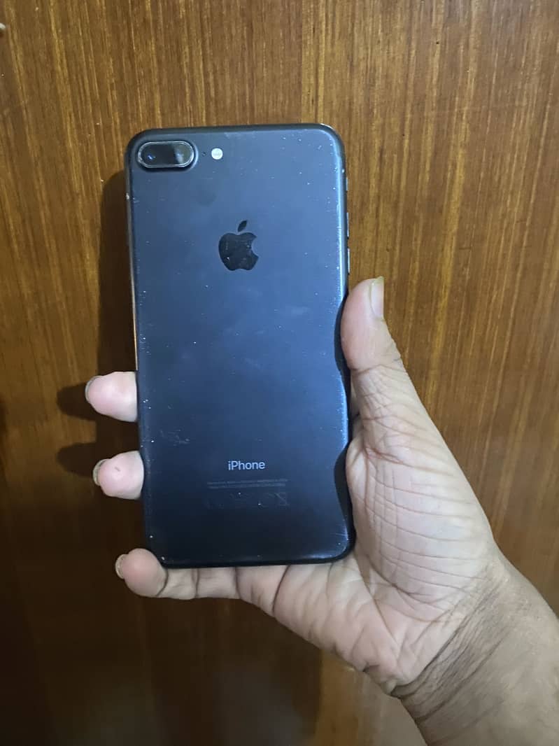 Apple iPhone 7 Plus 2