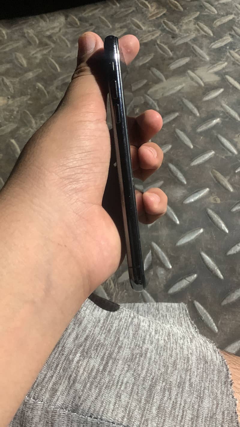 Apple iPhone X 5