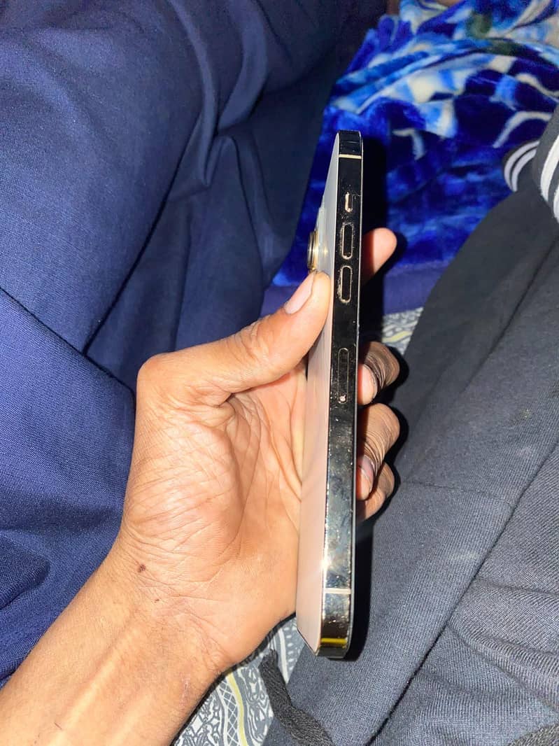 Apple iPhone 12 Pro Max 6
