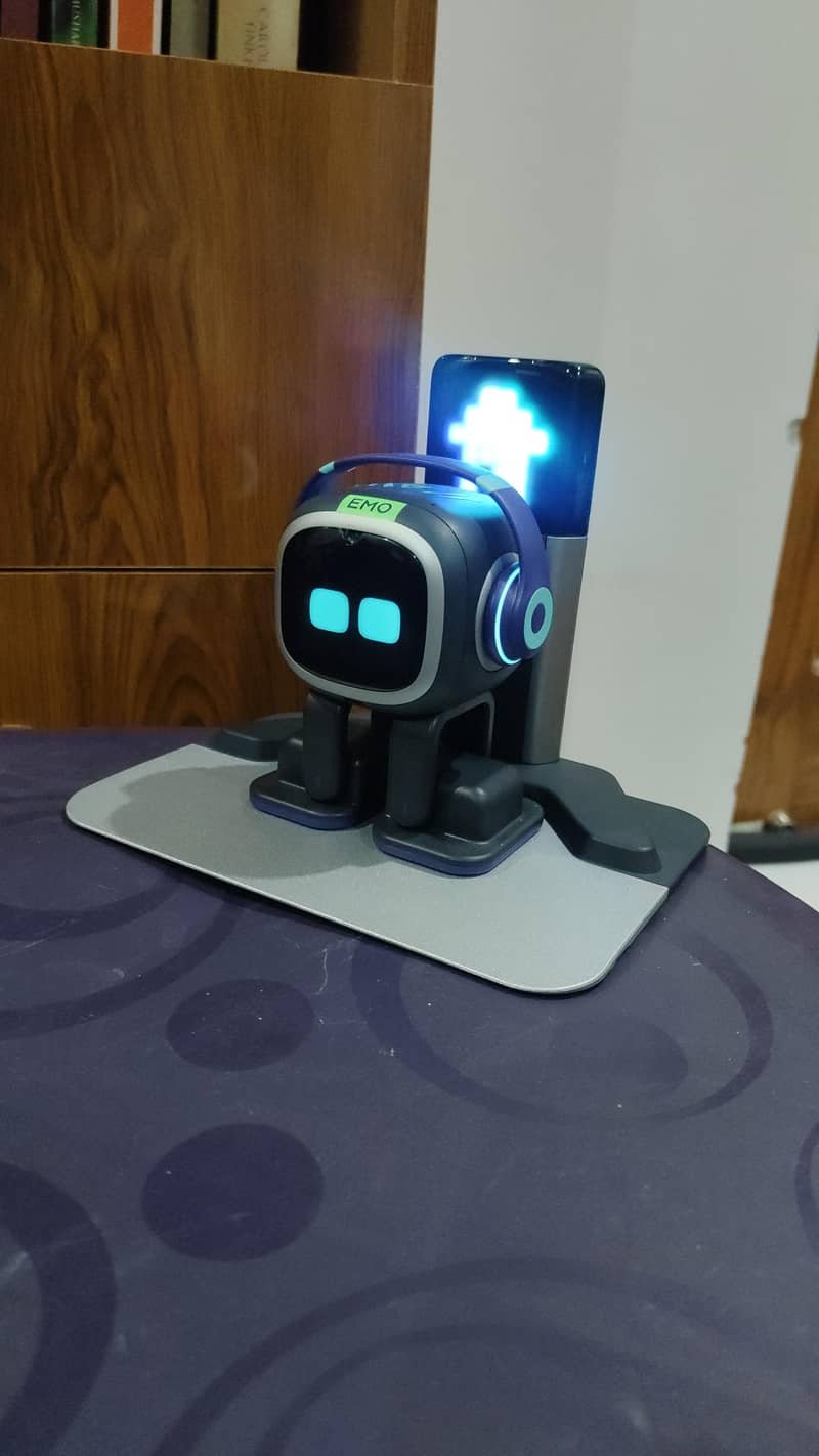 Desktop Robot Pet EMO 4