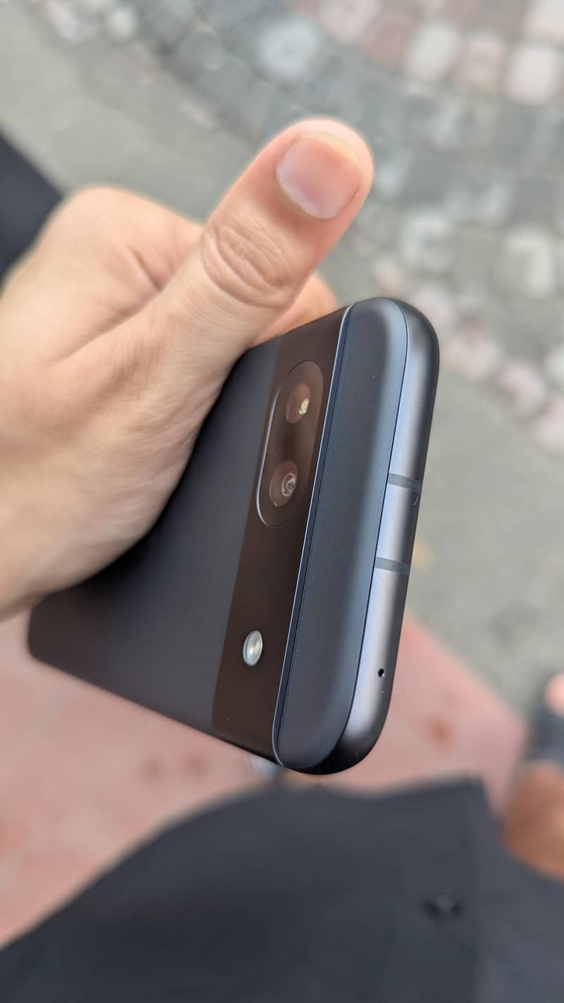 Google Pixel 8a 1