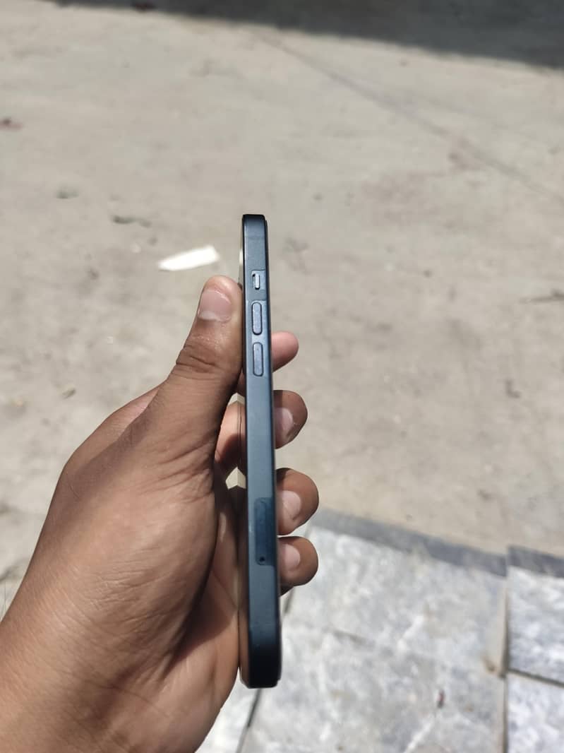 Apple iPhone 13 3