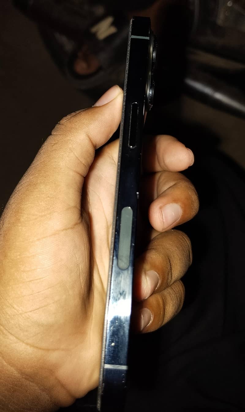 Apple iPhone 13 Pro 1