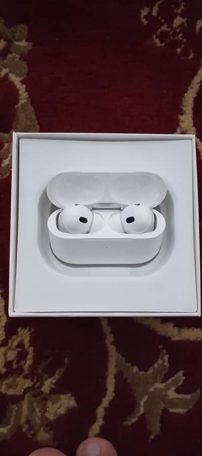 Iphone Earbuds pro 3 Available For Sale Brand New just Few days Used !