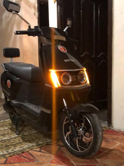 Metro M6 Empower portable Lithium Version like Brand New 10/10 Conditn