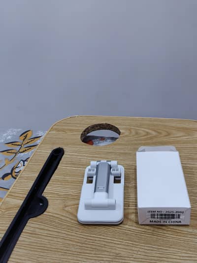 MOBILE STAND