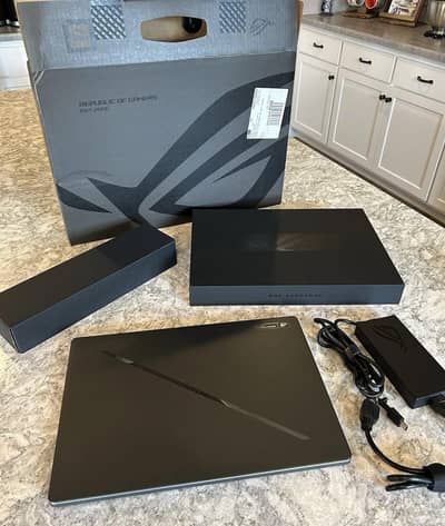 ASUS ROG Zephyrus G16 – RTX 4090, i9-185H, 32GB, 2TB SSD – USA Model