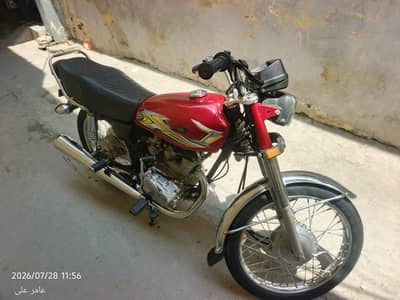 Honda 125 16 model (black)