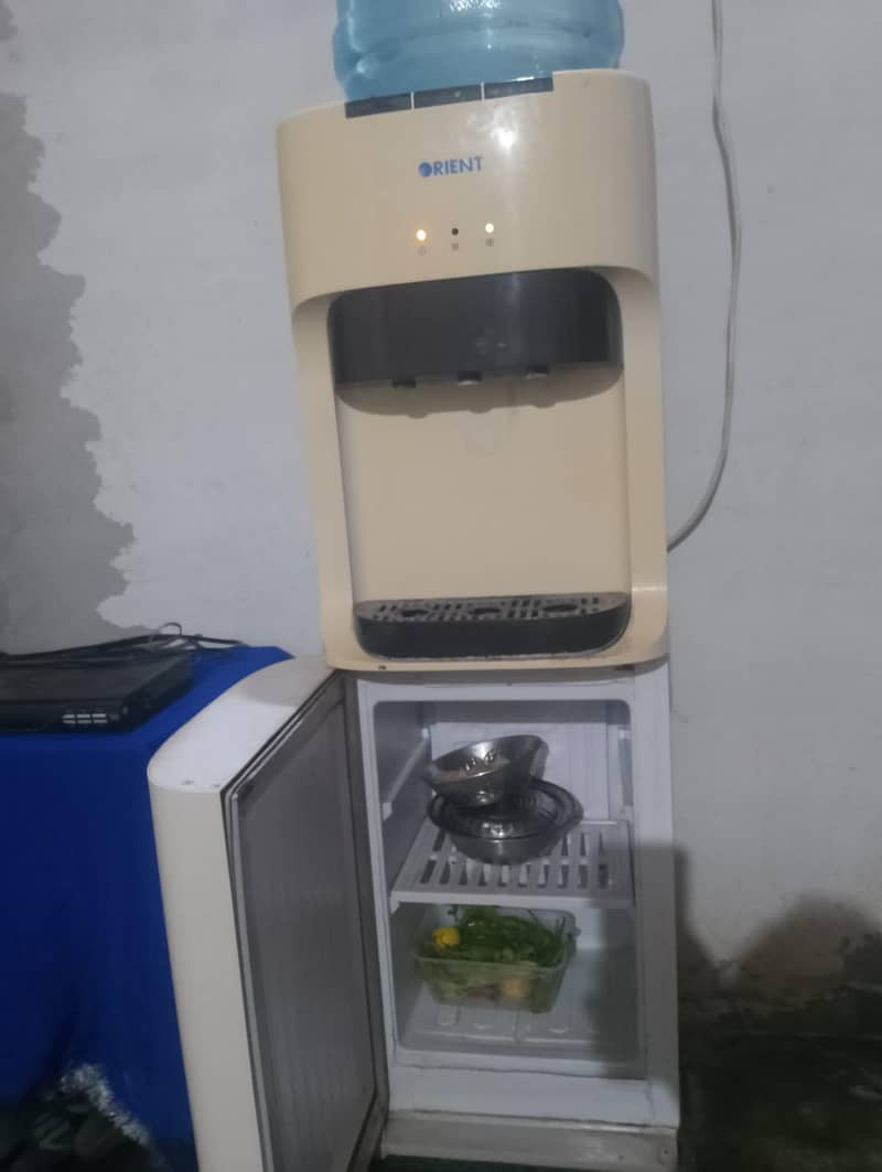 ہیڈنگ: Orient واٹر ڈسپنسر (Hot & Cold) اچھی کنڈیشن میں برائے فروخت 1