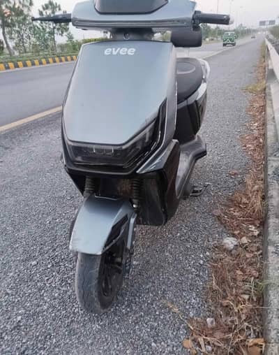 Evee GenZ Scooty Available in Graphene Battery Brand New 2kdriven only