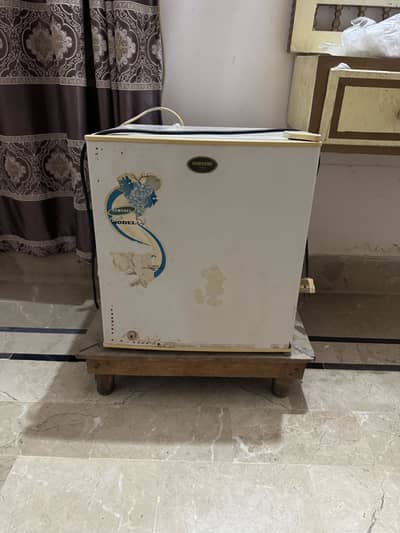 Samsung Mini Refrigerator