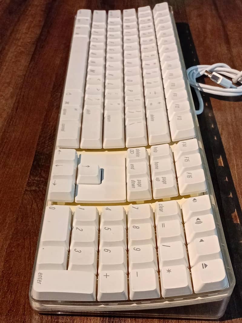 Apple keyboard 1