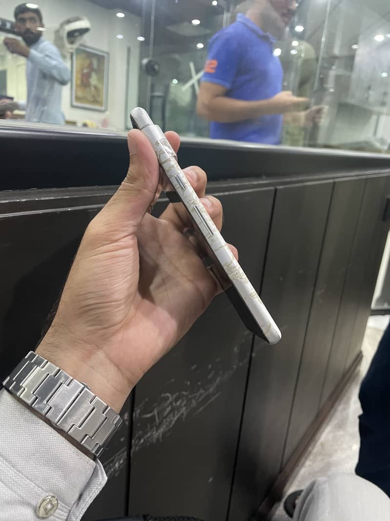 Google Pixel 7 4