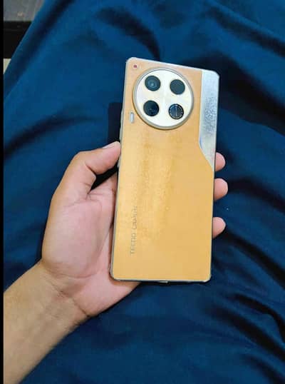 Tecno CAMON 30